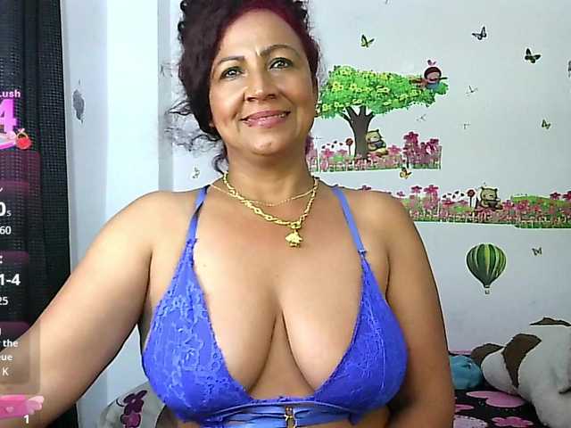 yosselin23's BongaCams show and profile