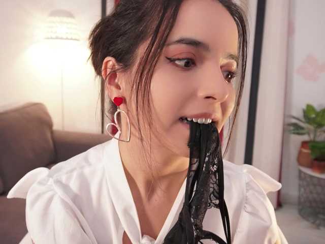 raychellblack's BongaCams show and profile