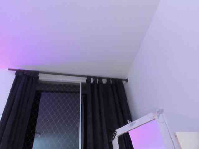 AlanaRouse1 webcam