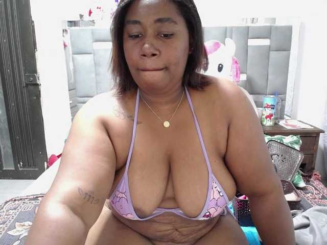 thickebonymilf webcam