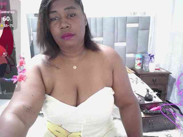 thickebonymilf webcam