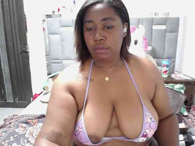 thickebonymilf webcam