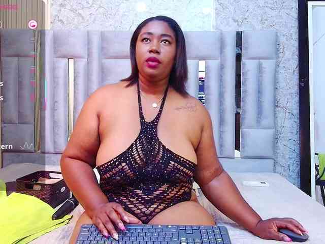 thickebonymilf webcam