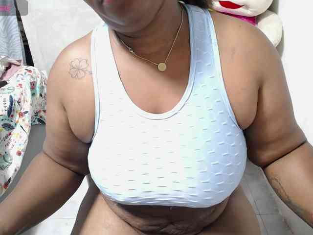 thickebonymilf webcam