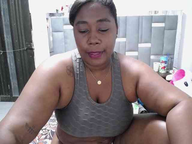 thickebonymilf