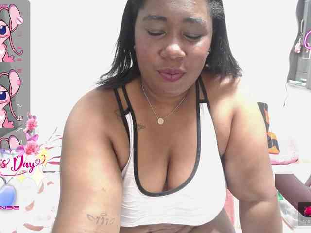 thickebonymilf webcam