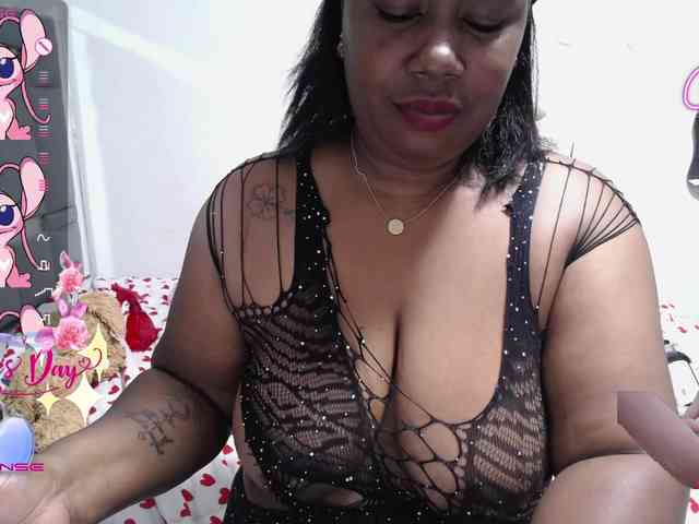 thickebonymilf webcam