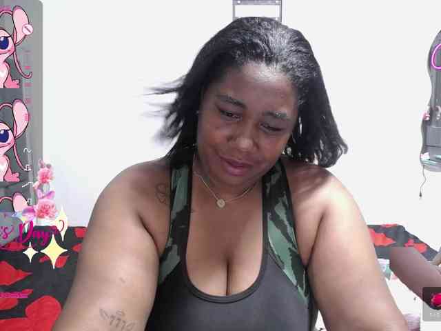 thickebonymilf webcam