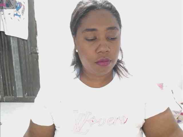 thickebonymilf webcam