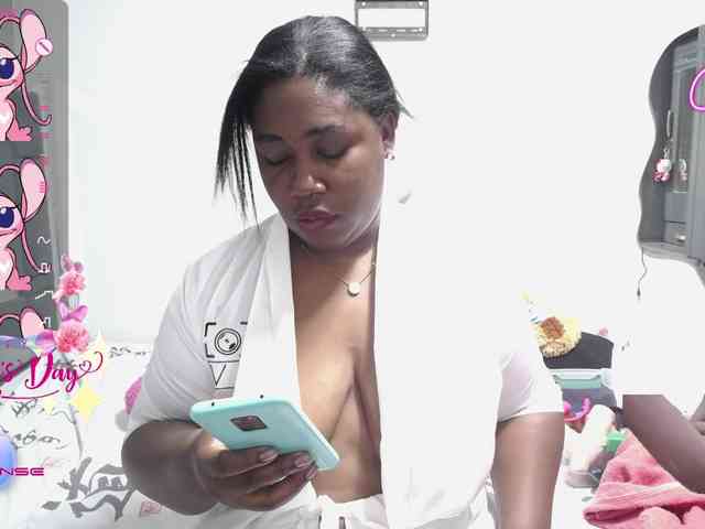 thickebonymilf webcam