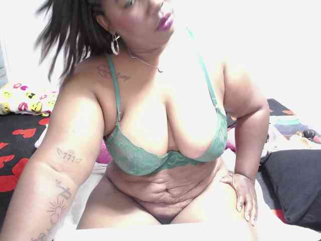 thickebonymilf webcam