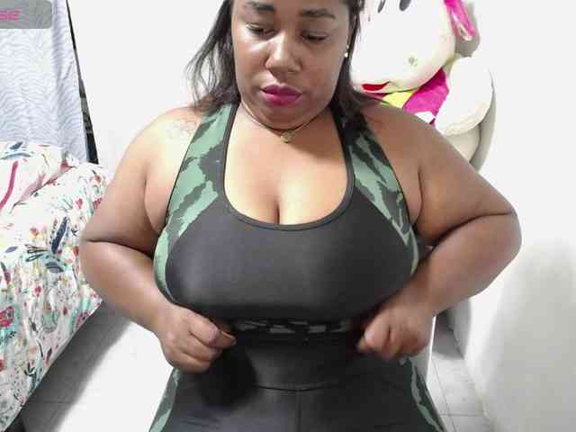 thickebonymilf webcam