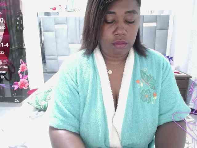 thickebonymilf webcam