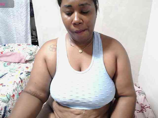 thickebonymilf webcam