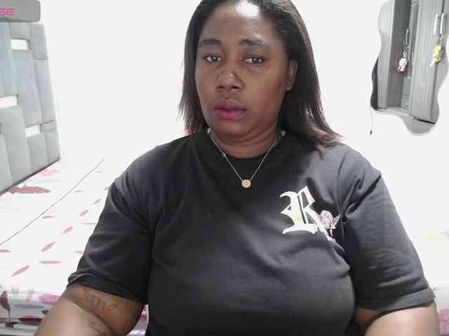 thickebonymilf webcam