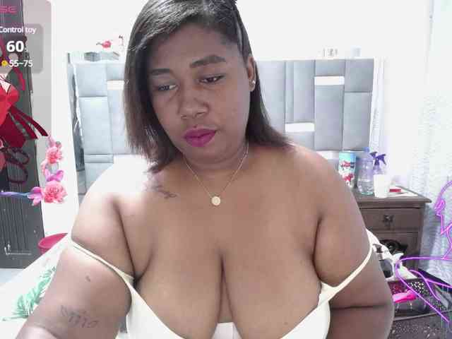 thickebonymilf webcam