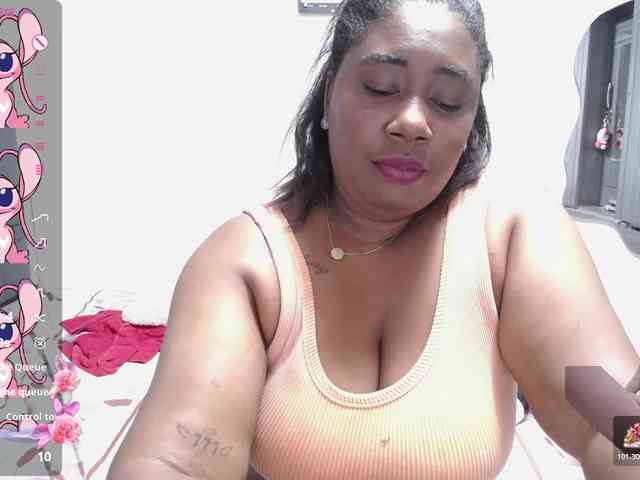 thickebonymilf webcam