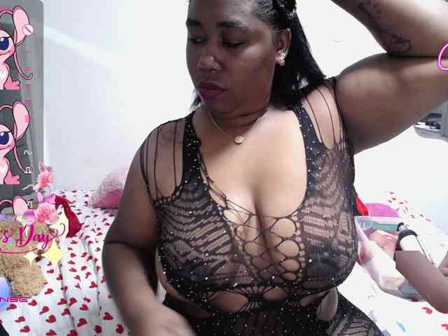 thickebonymilf webcam