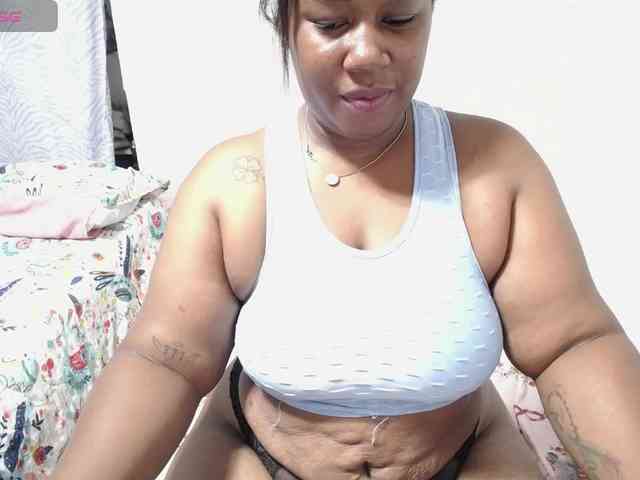 thickebonymilf webcam