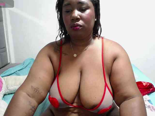 thickebonymilf webcam