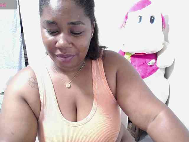 thickebonymilf webcam