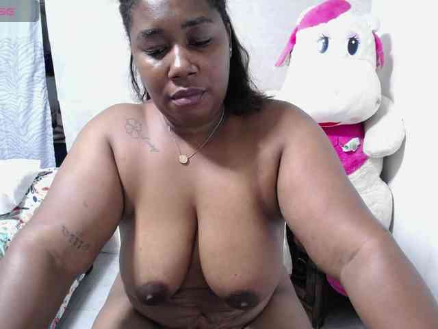 thickebonymilf webcam