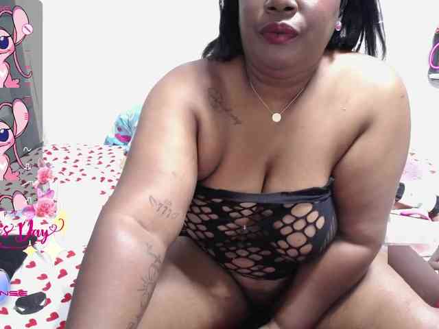 thickebonymilf webcam