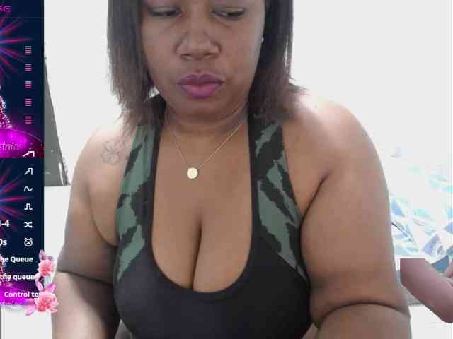 thickebonymilf webcam