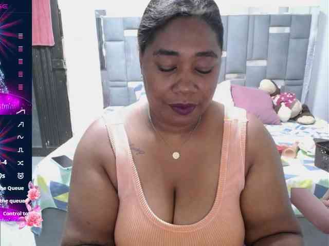 thickebonymilf webcam