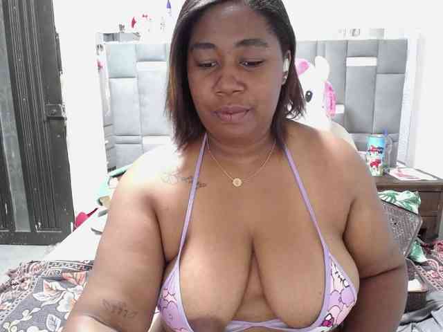 thickebonymilf webcam