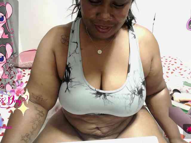 thickebonymilf webcam