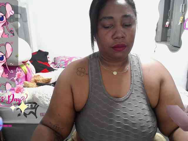 thickebonymilf webcam