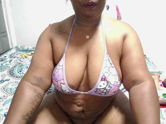 thickebonymilf webcam