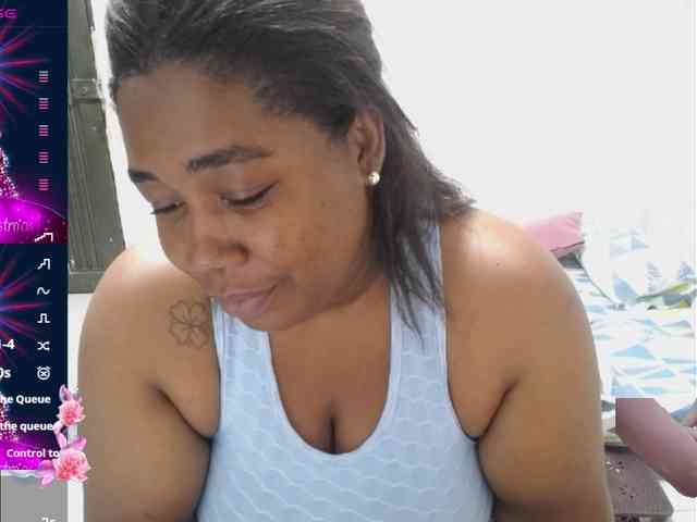 thickebonymilf webcam