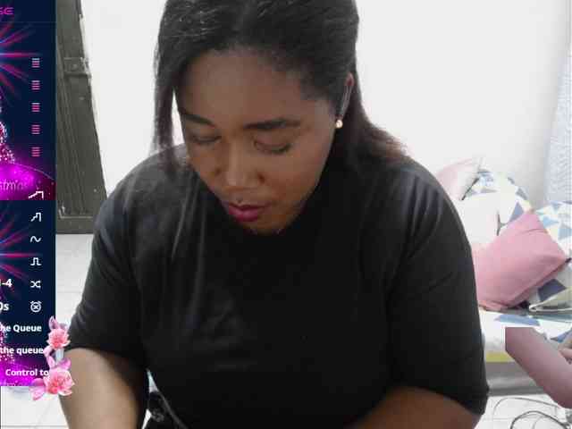 thickebonymilf webcam