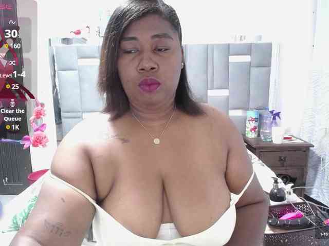 thickebonymilf webcam