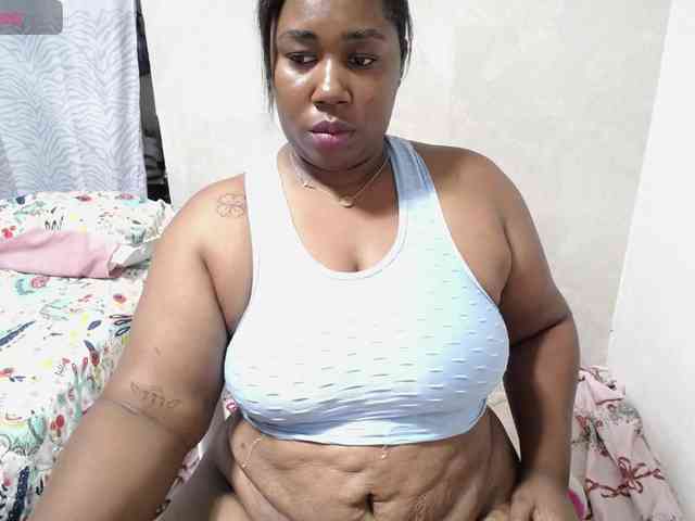 thickebonymilf webcam