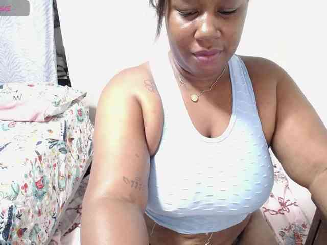 thickebonymilf webcam