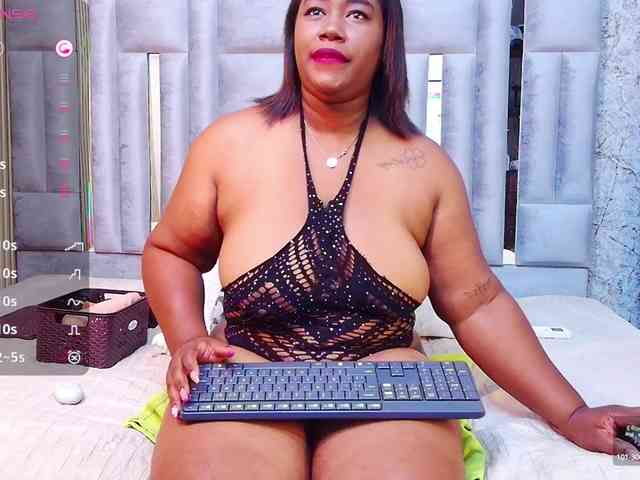 thickebonymilf webcam