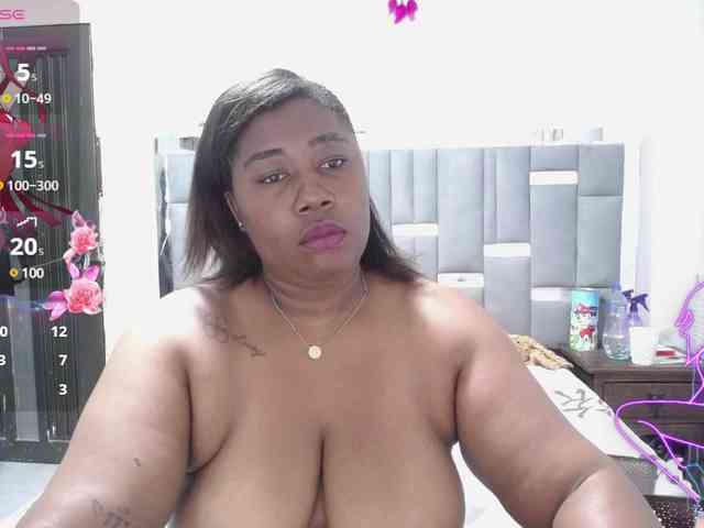 thickebonymilf webcam