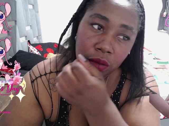 thickebonymilf webcam