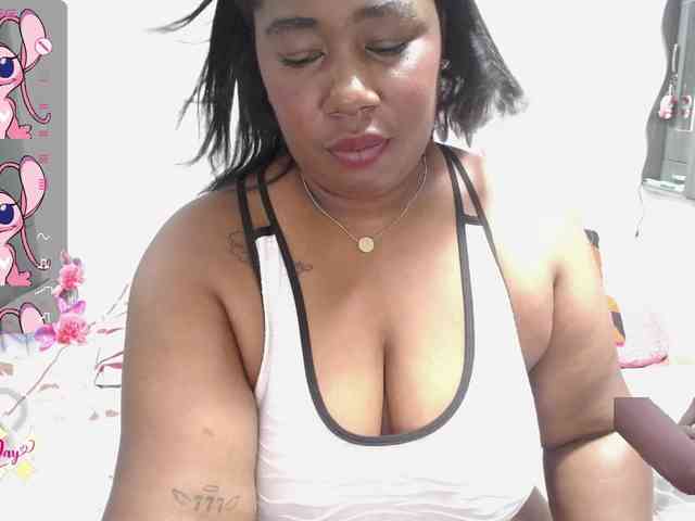 thickebonymilf webcam