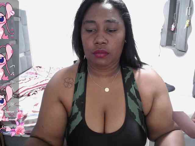 thickebonymilf webcam