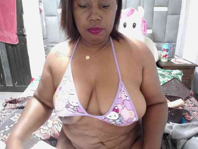 thickebonymilf webcam