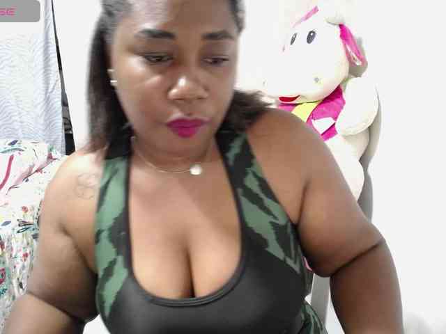 thickebonymilf