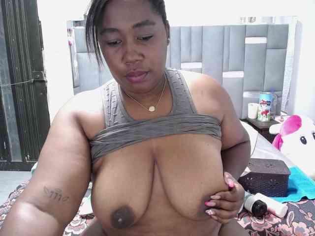 thickebonymilf webcam