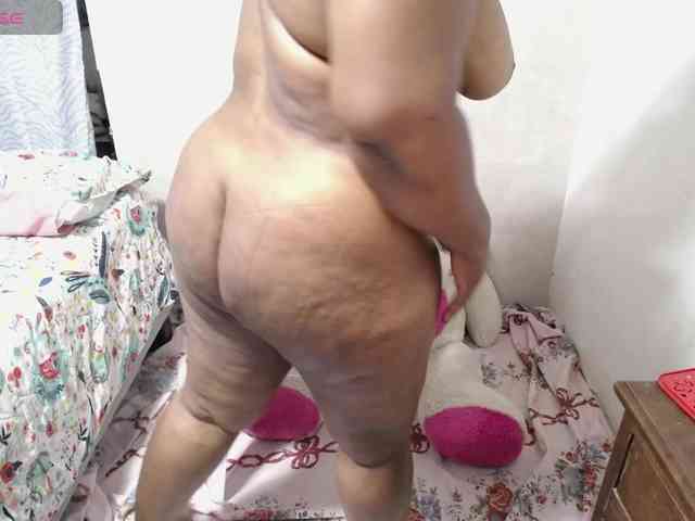 thickebonymilf webcam