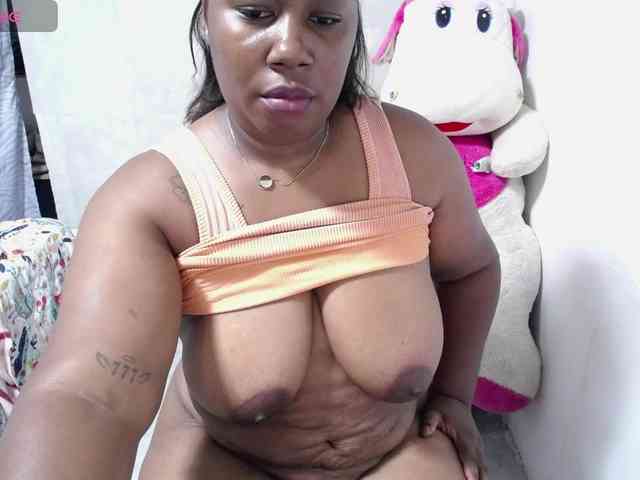 thickebonymilf webcam
