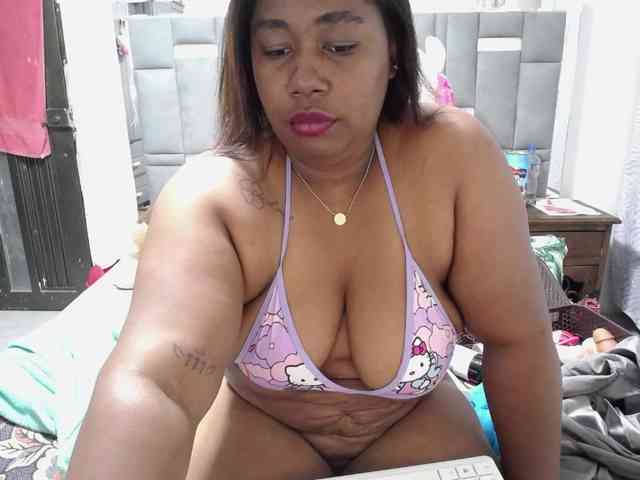 thickebonymilf webcam