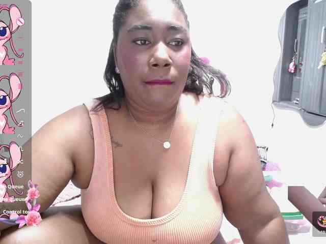 thickebonymilf webcam